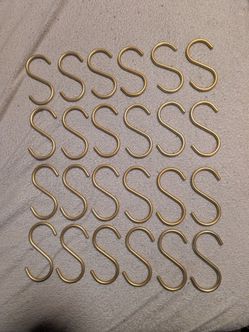 New Lot of 81x Gold Colored S Hooks - Big Size