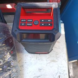 M12 Radio/Charger With Battery