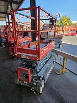 Scissor lifts for Sale (variety of sizes)
