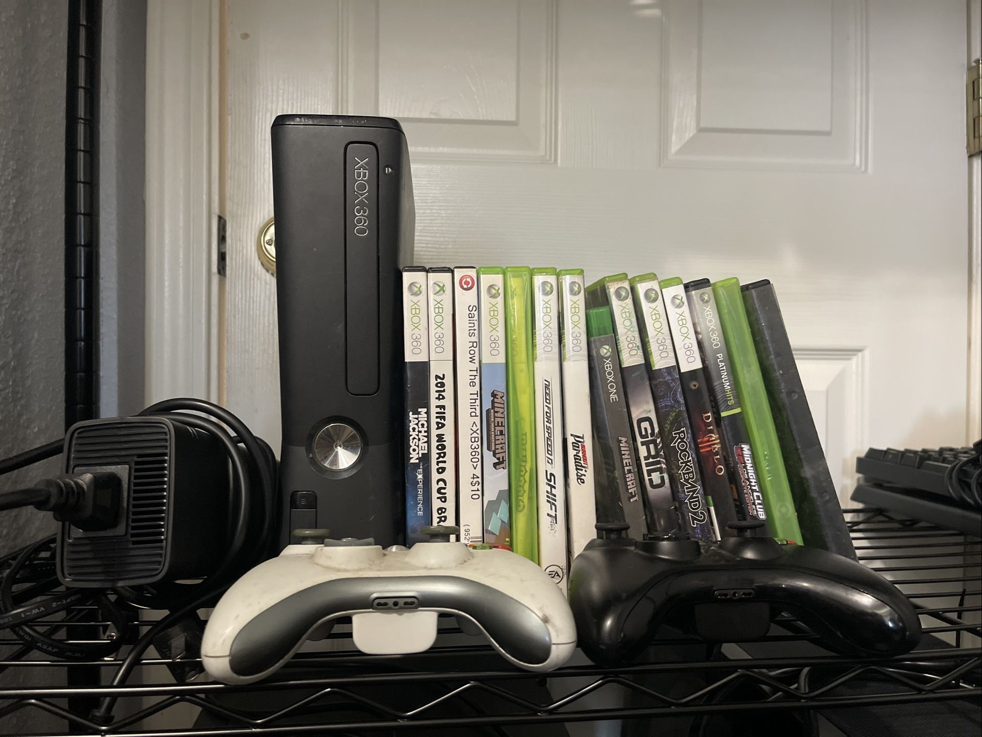 Xbox 360 Slim Bundle
