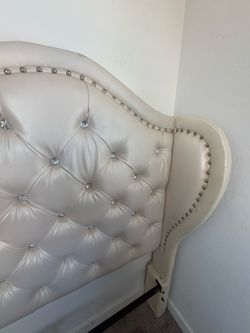 Diamond stud head board  it’s free