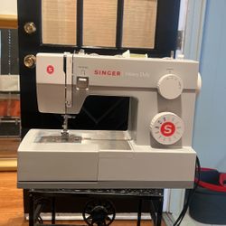 Singer Heavy Duty Sewing Machine