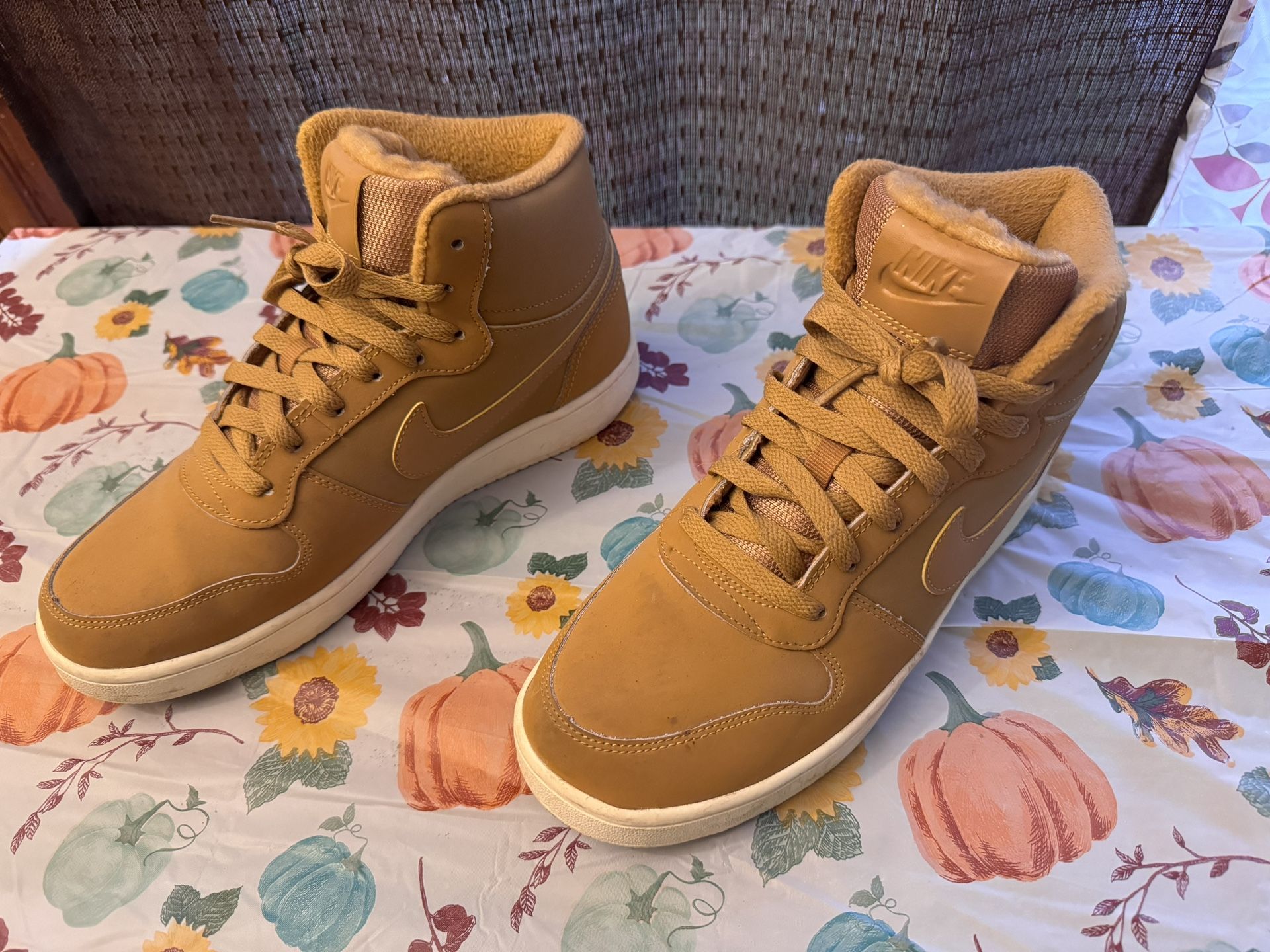 NIKE Women's Ebernon Mid SE 'Wheat'