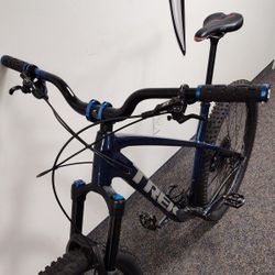 Light Weight Trek Roscoe 8 XL Hardtail