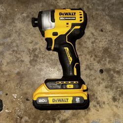 DEWALT 1/4 Impact Driver With Battery