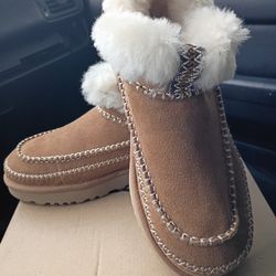 UUGS. **New** SIZE10