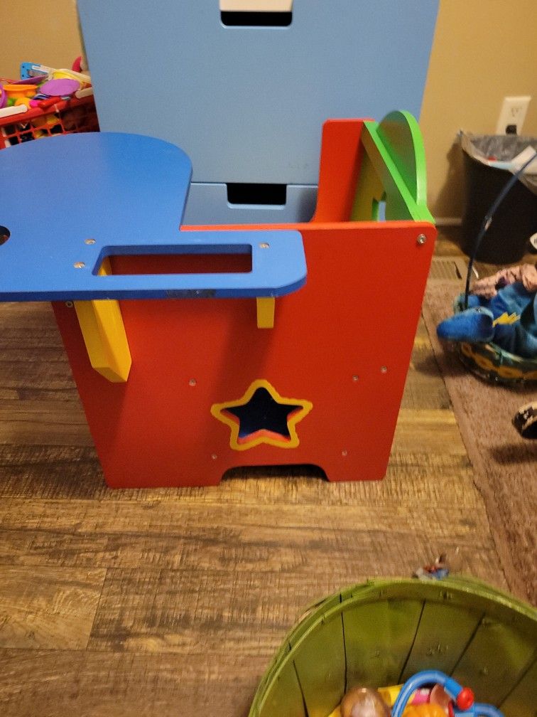 Toddler Desk 