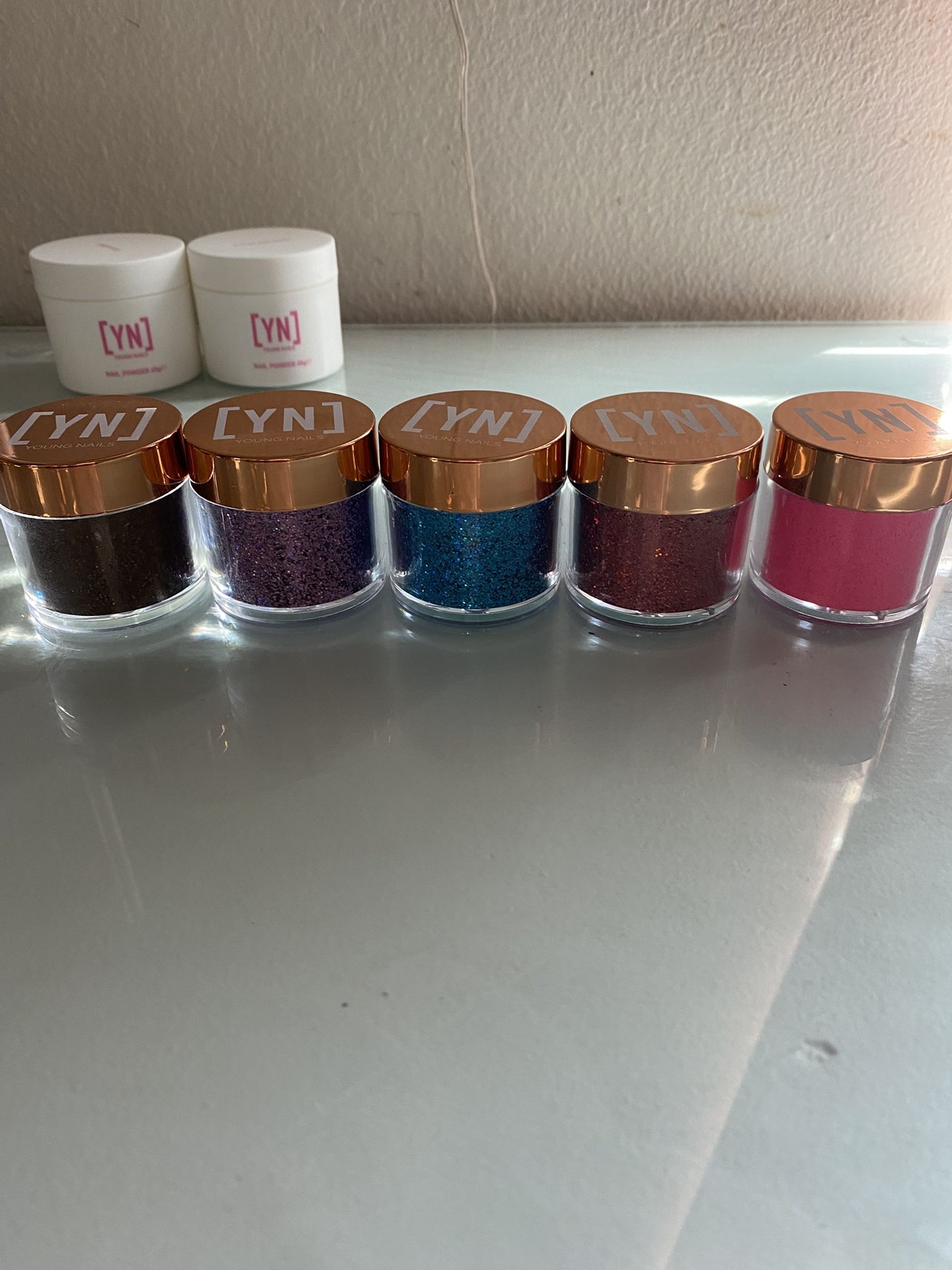 5 Young Nails Lose Glitter