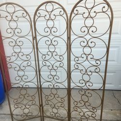 Sturdy Garden Stand (Location In Description)