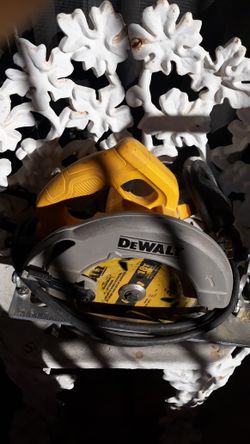 Dewalt Saw