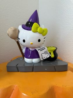 HELLO KITTY WITCH STATUE