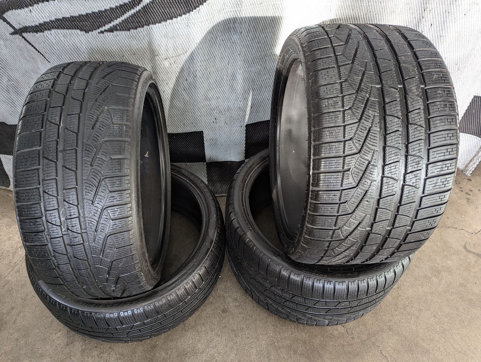 245/35r20 Pair of Pirelli Soto Zero Winter 240 snow tires