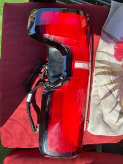 OEM Chevrolet Silverado 2500 LH tail light