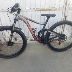 Giant Trance Mountain Bike 