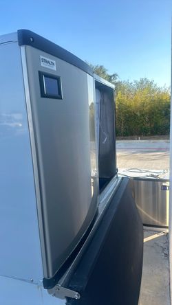 Ice machine for c store