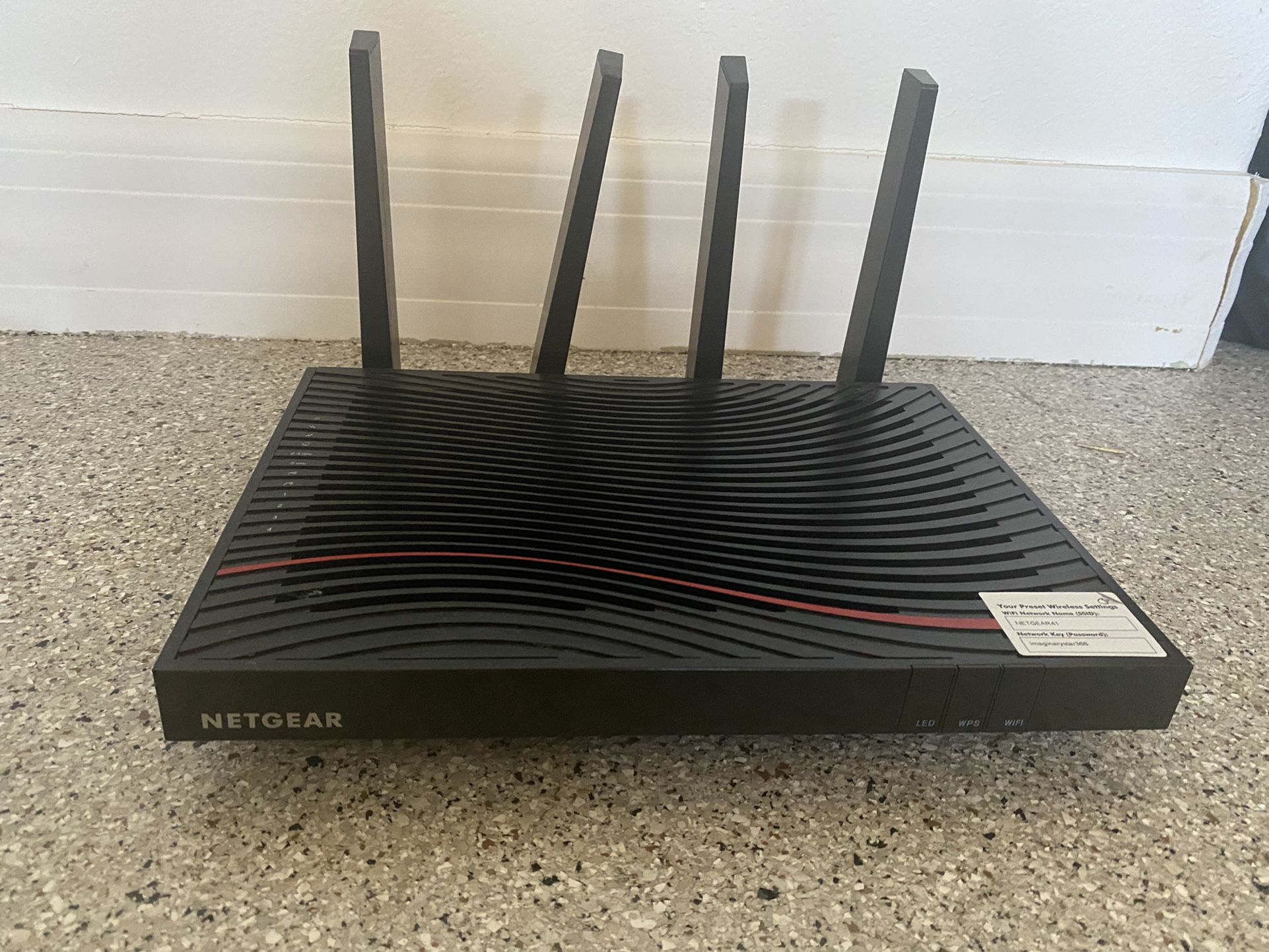 NETGEAR - Nighthawk AC3200 Wi-Fi Router with DOCSIS 3.1 Cable Modem