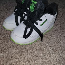 Boys Size 8 Reebok
