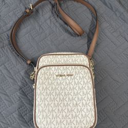 Michael Kors  “ Jet Set Travel Medium Logo Crossbody “