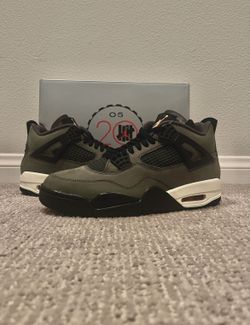 DS Undefeated Jordan 4 Size 9