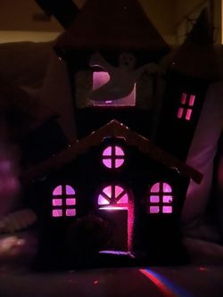 Metal Halloween House/Halloween Decorations/Luminary Halloween house/ Jack-O’-Lantern Decorations Foreign/Multicolor Light Halloween House