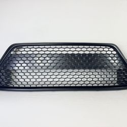 2020 - 2022 TOYOTA COROLLA SE/XSE  LOWER GRILLE OEM