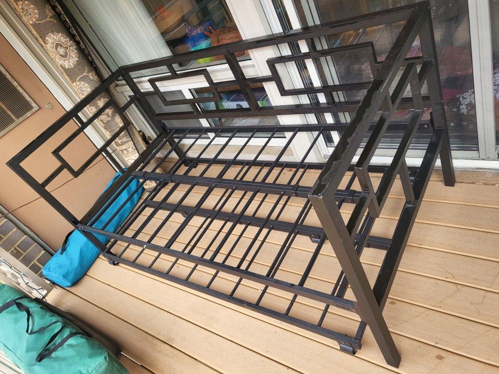 Daybed Frame and Trundle