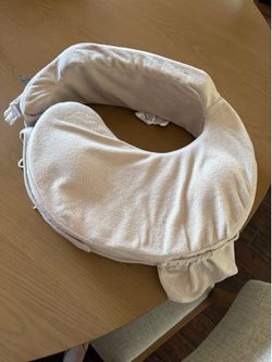 BreastFriend nursing pillow