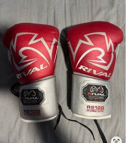 Rival RS100 Professional Sparring Gloves