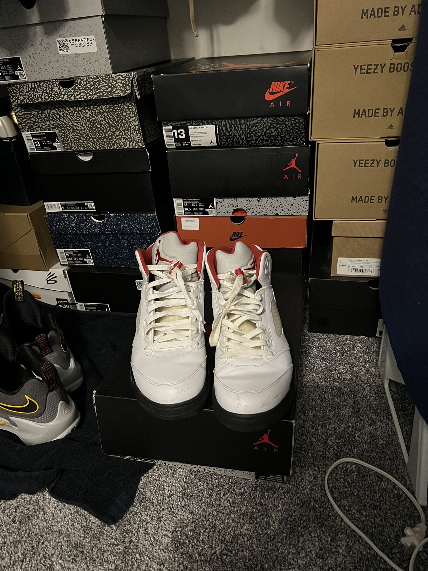 Jordan 5 Fire Red Size 13 &125