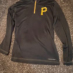 Majestec Pirates thermal base shirt Size Medium 