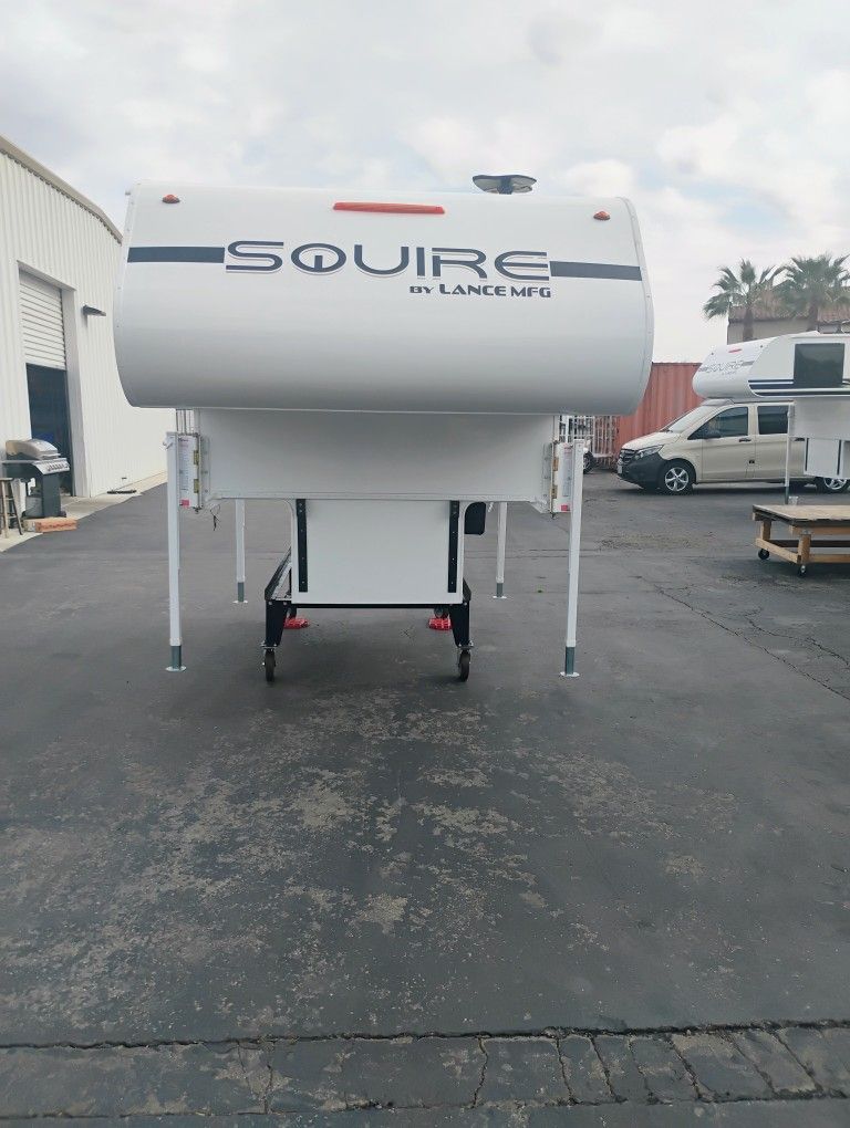 2025 Lance 605