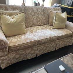 Sofa For Sell 