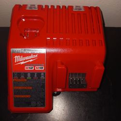 Milwaukee M12-M18 Battery Charger 