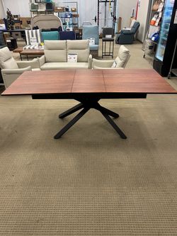 Walnut extendable table