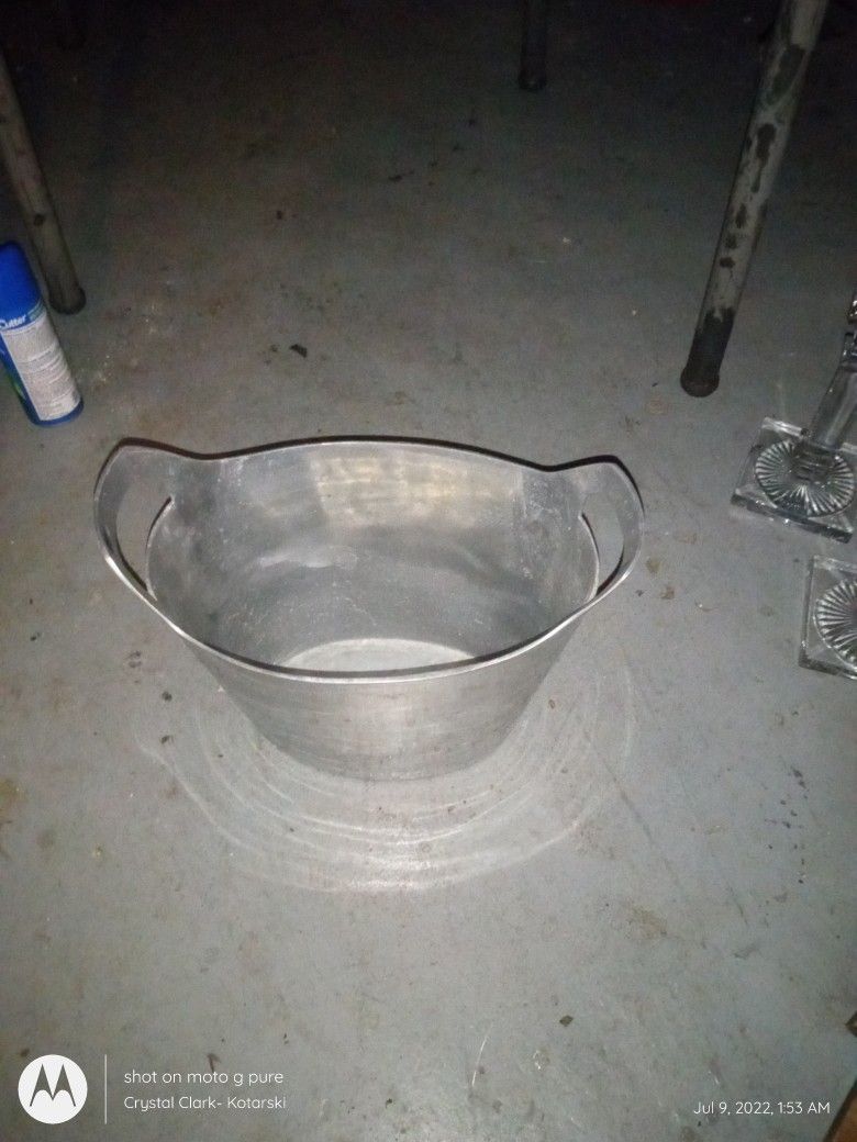 Pewter I E Bucket 
