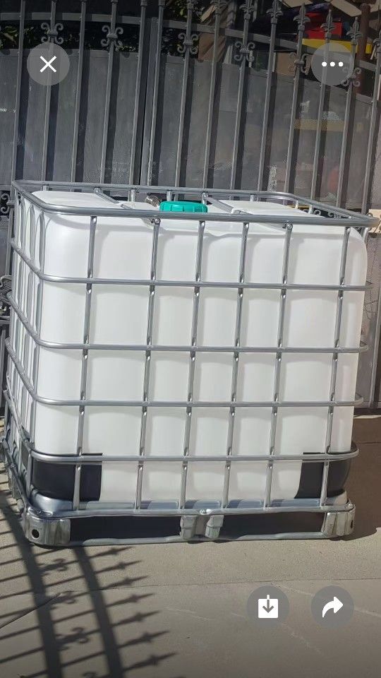 275 Gallon Water Tank $85.ea