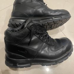 Nike Air Max Goadome Size 9.5