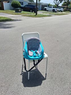 Seat  and booster for Dining table