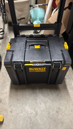 Dewalt box
