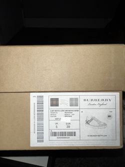 Burberry Sneakers 
