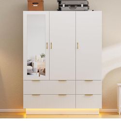 Wardrobe dresser