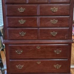 BROYHILL WOOD DRESSER MOVING!!! ONLY 150!!!