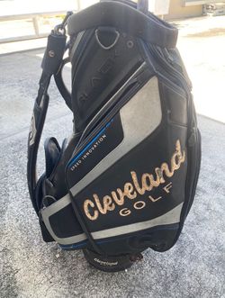 CLEVELAND GOLF SINGLE STRAP BLACK , USED. $120.00