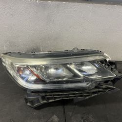 2015-2016 HONDA CR-V RIGHT HEADLIGHT OEM USED 
