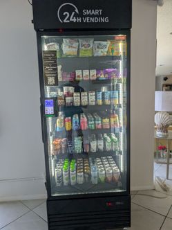 24H Smart Vending Machine / Intelligent Micro-Market Fridge - Excellent Condition!