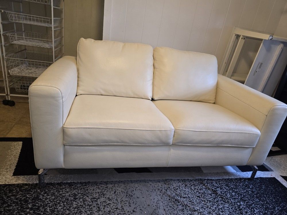 Real Italian Leather Love Seat Couch Delivery Available
