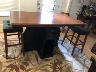 Comedor De Madera Con Cajones Y Dos Sillas