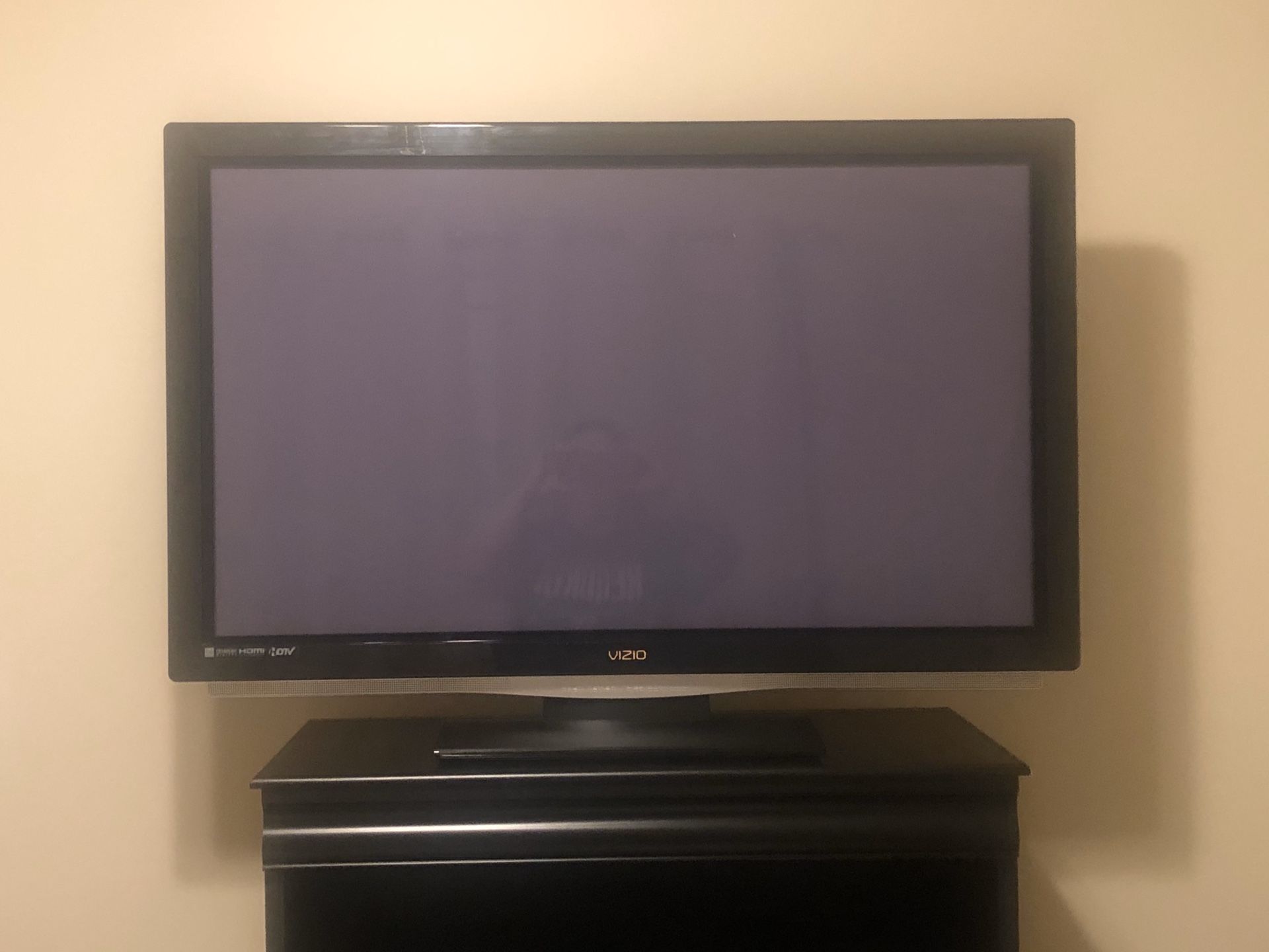 40 Inch VIZIO tv with remote