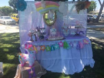 Unicorn party decor