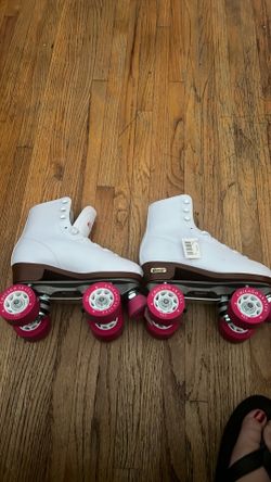 Girls/ Ladies skates new size 4